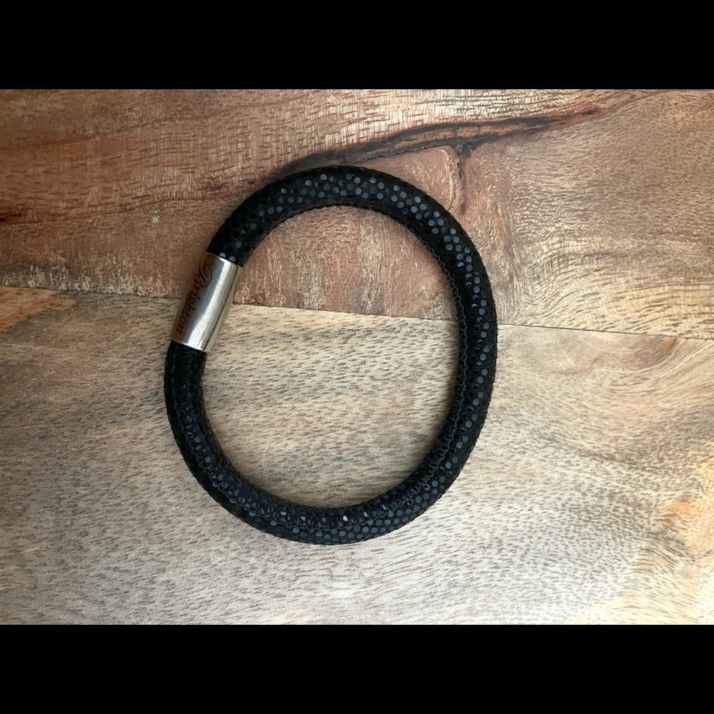 S/M Black Sparkle Brighton Woodstock bracelet